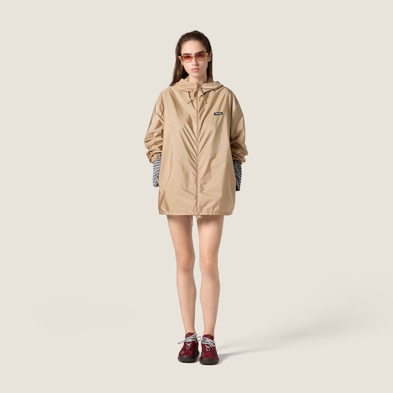 Technical fabric windbreaker