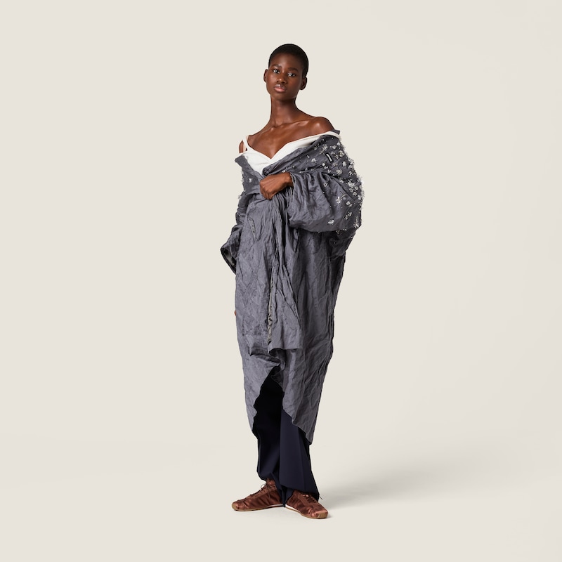 معطف دوشيس مطرّز