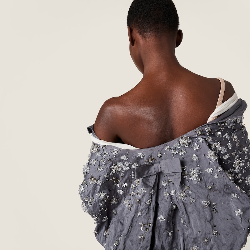 معطف دوشيس مطرّز