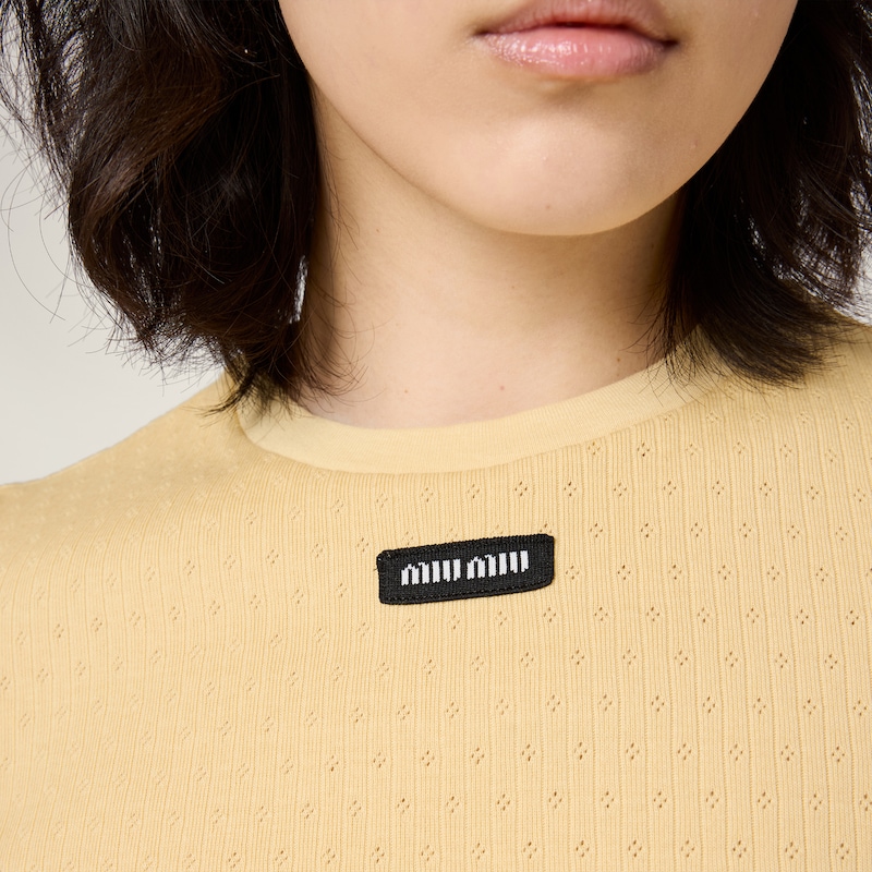 Top de algodón teñido en prenda