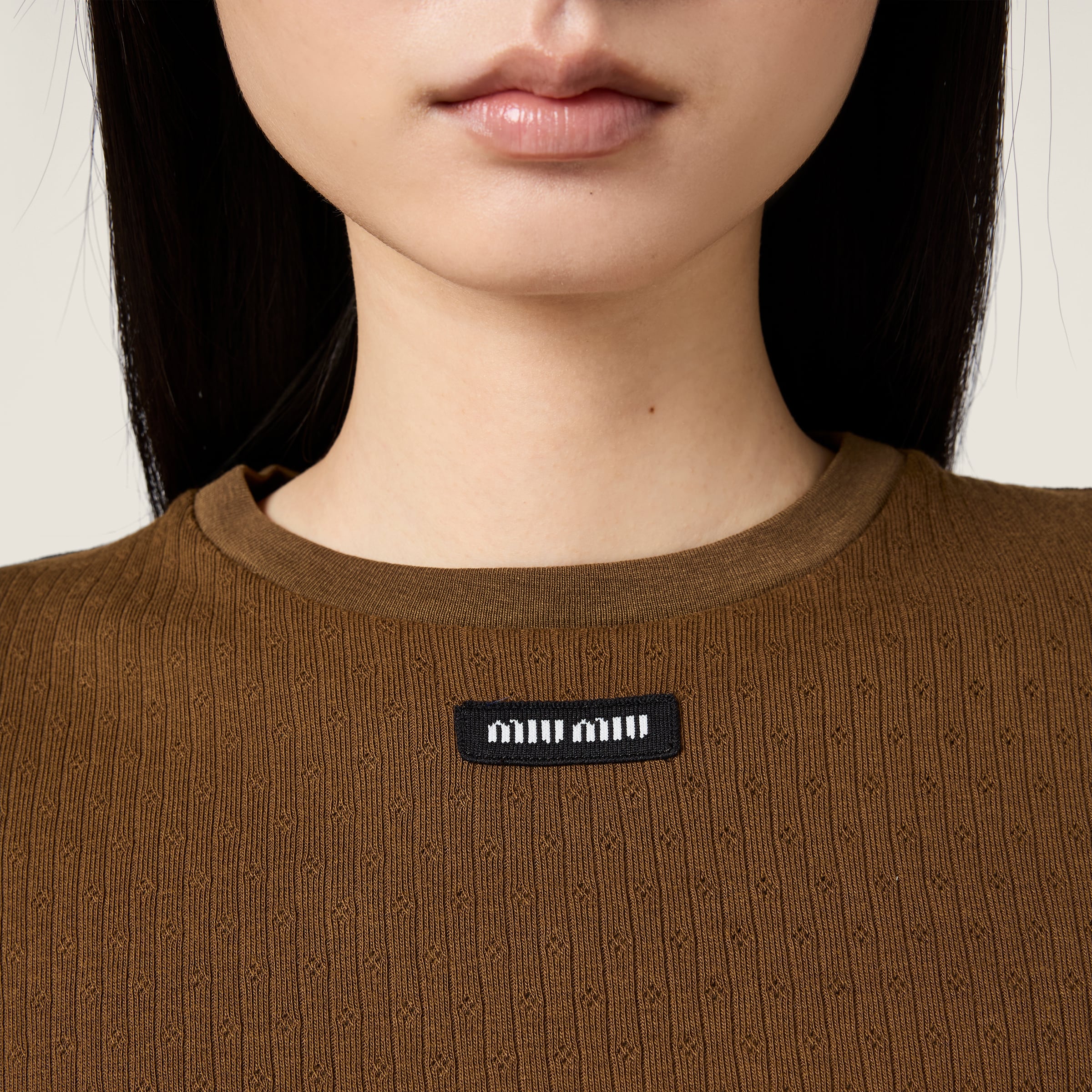 ココアブラウン ガーメントダイ コットン トップス | Miu Miu - 日本
