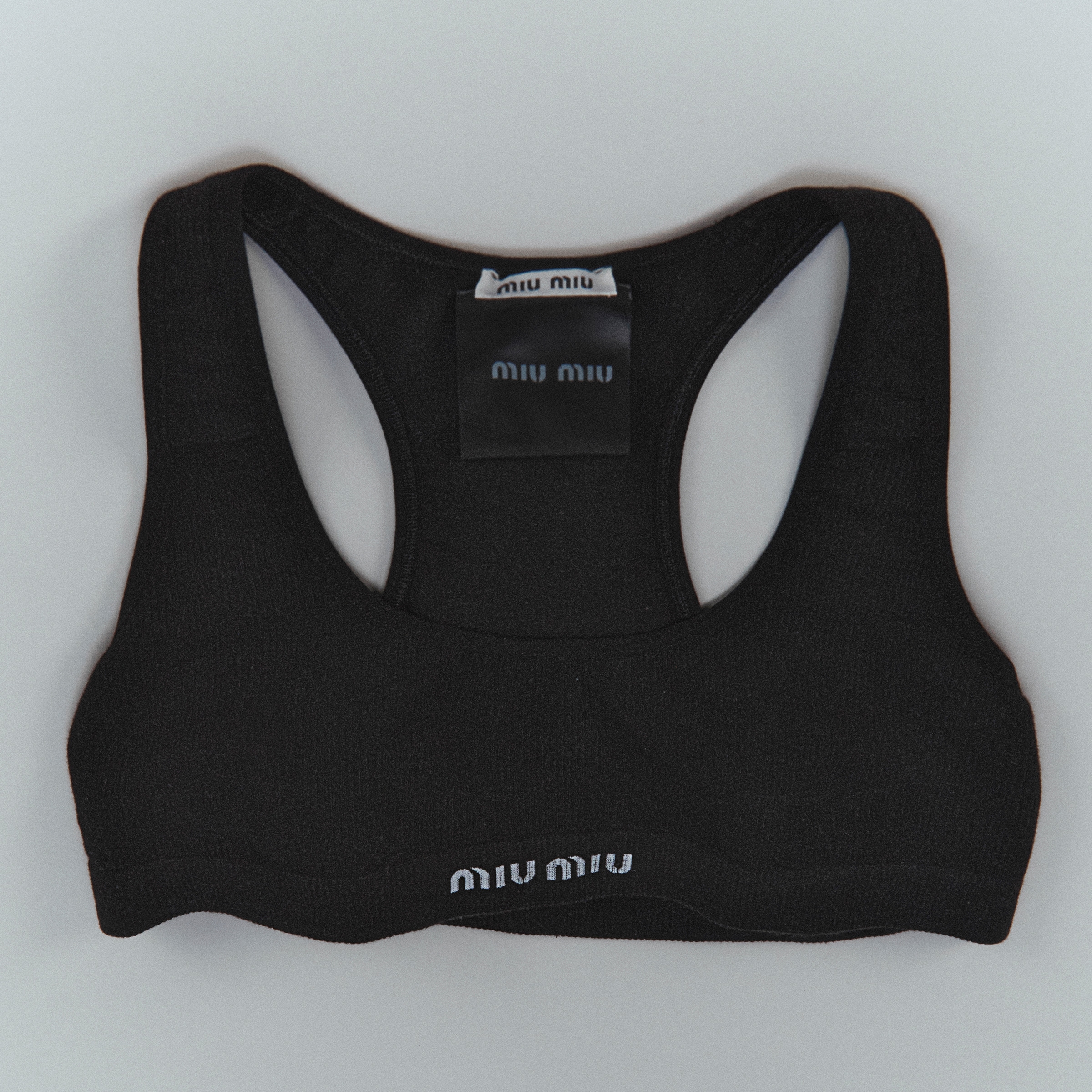 ◆大注目◆【MiuMiu】シームレス レーサーバック トップ ライトベージュ シームレス レーサーバック トップ | Miu Miu