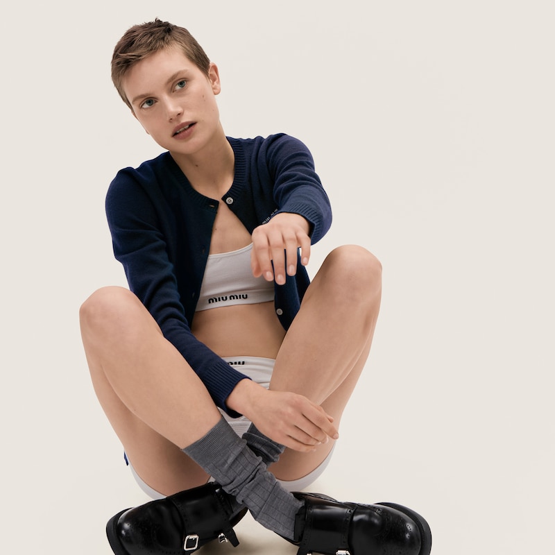 심리스 레이서백 탑