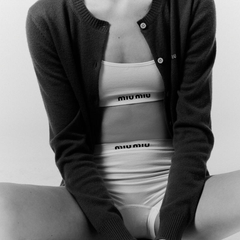 심리스 레이서백 탑