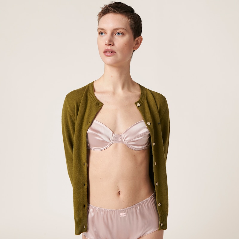 حمالة صدر ساتان