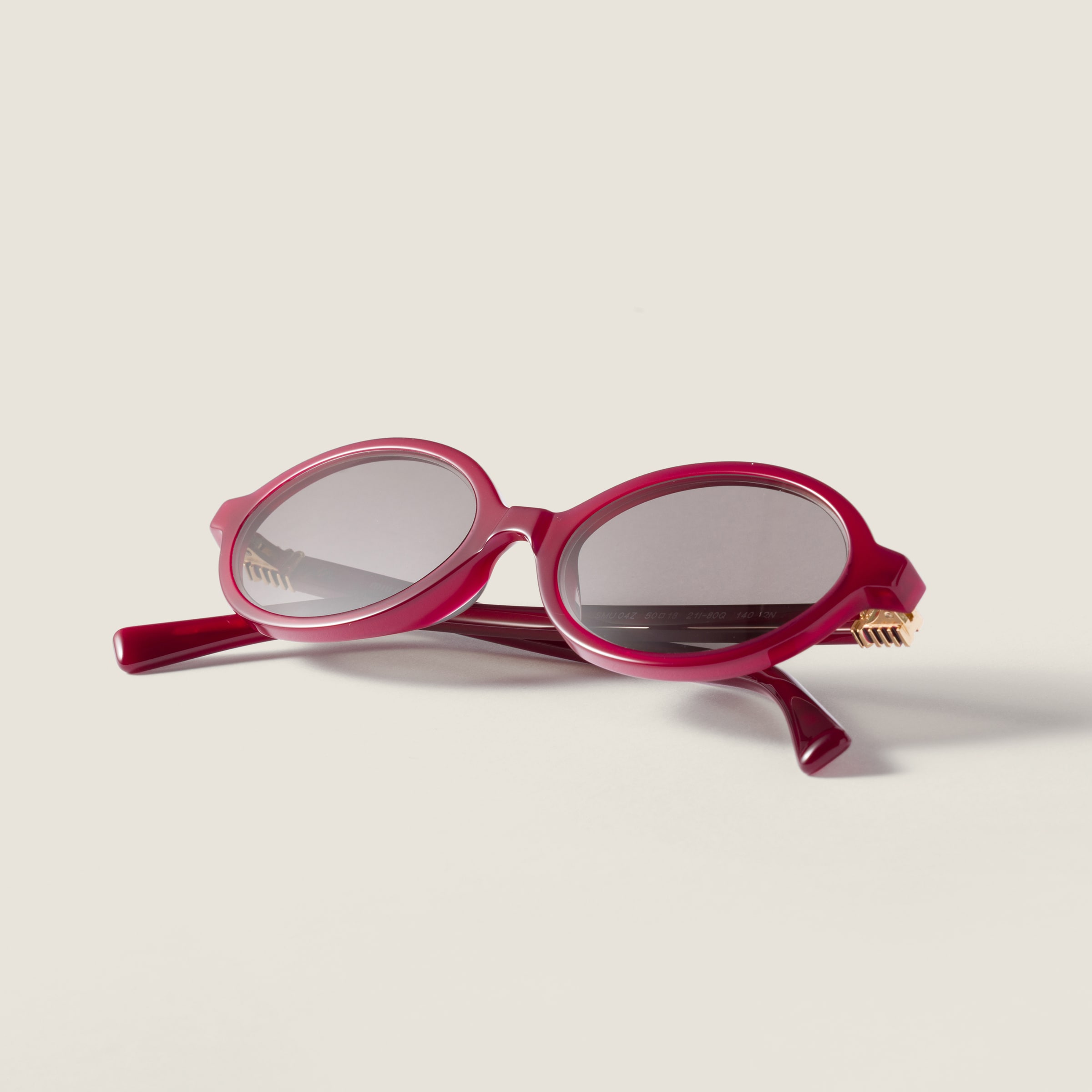 Miu Miu Miu Regard Sunglasses In Red