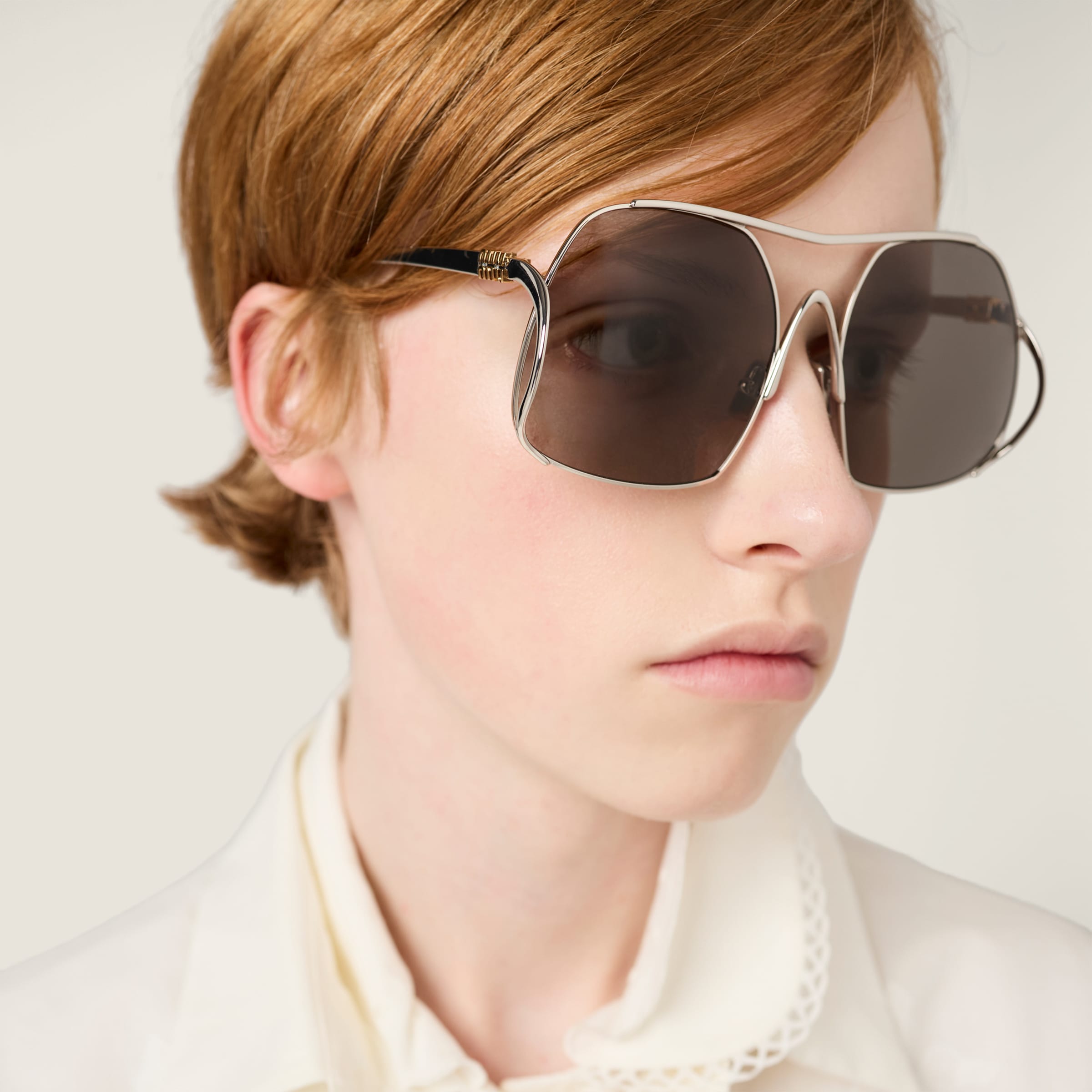 【MIUMIU】新着！オンブル サングラス Miu Miu Eyewear Miu Glimpse オーバルフレーム サングラス