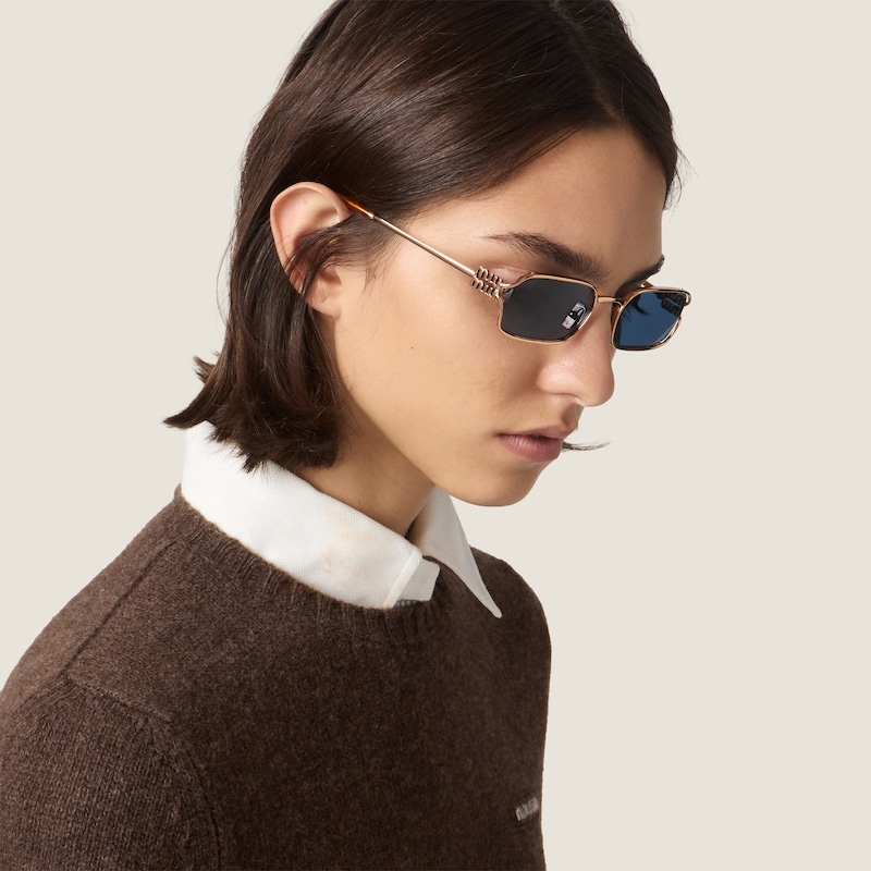 Miu Logo sunglasses