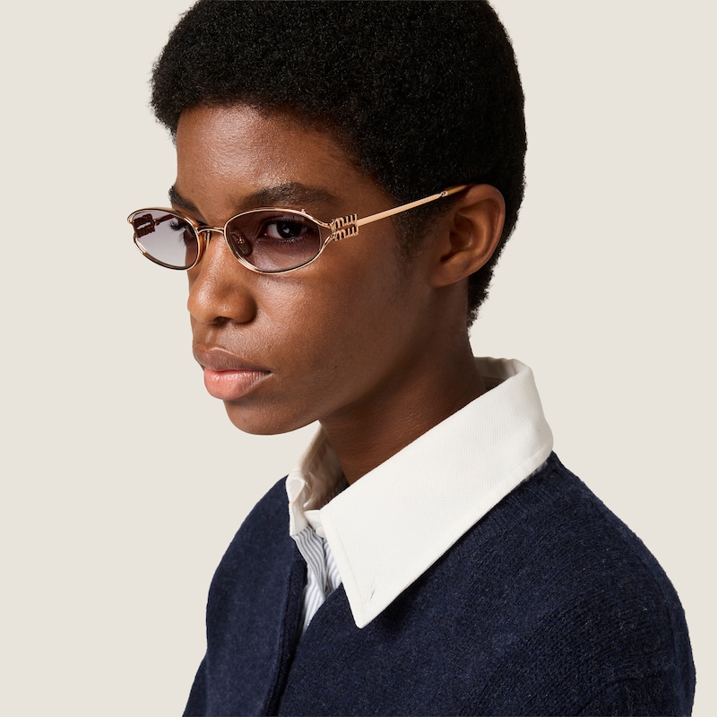 Miu Logo sunglasses